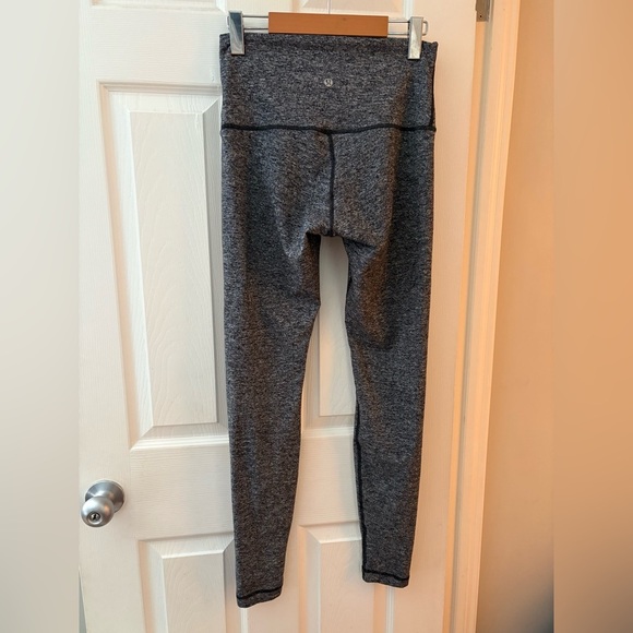 Lululemon wunder under heathered black size 8 28” inseam - Picture 4 of 9